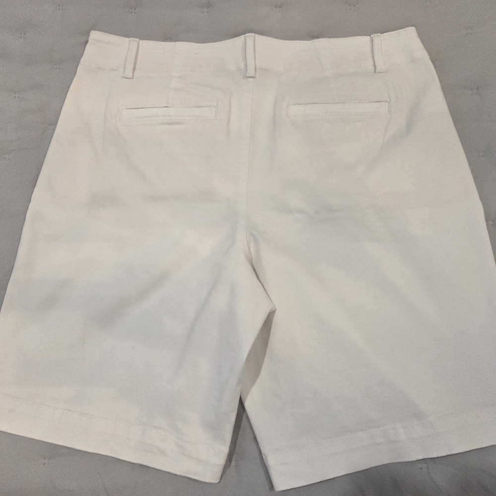 Loft Monroe White Bermuda Shorts Size 10. - Picture 2 of 5